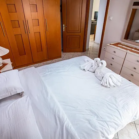 Elegant With 2 Bedrooms Daire Selanik