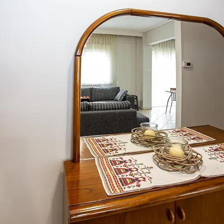 Elegant With 2 Bedrooms *